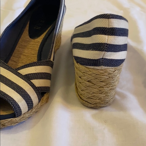 Lightly used Lauren Ralph Lauren sandals - Picture 4 of 4